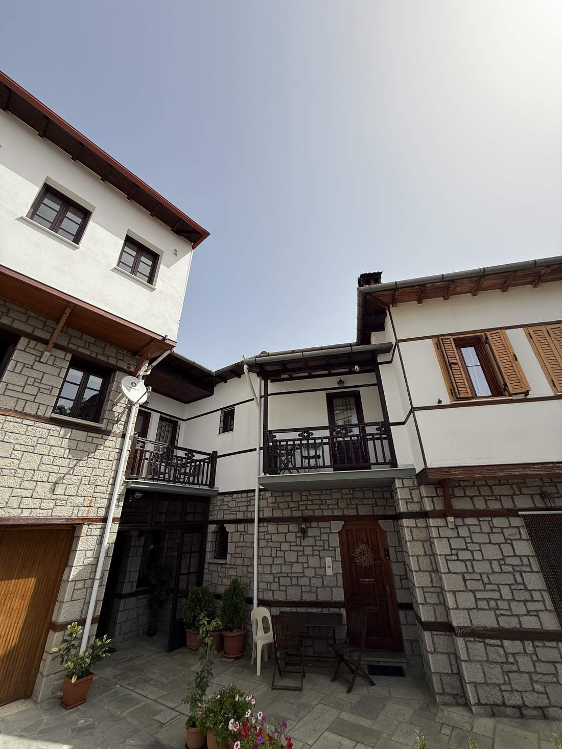 MetsoVillas courtyard